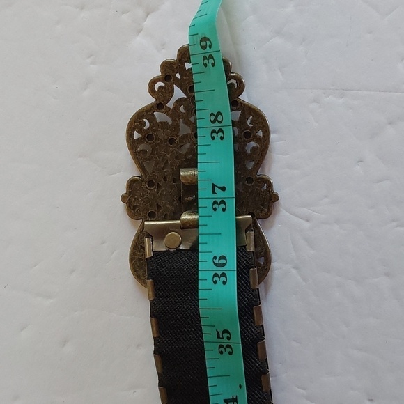 Vintage dull BRASS Color Metal Accordian Style Belt Crystals Intricate Detail M - Picture 5 of 6